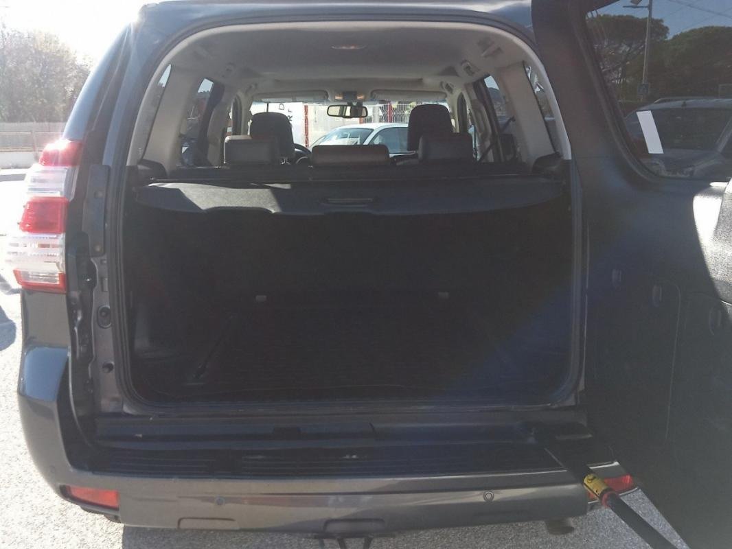 Toyota Land Cruiser - Photo 6