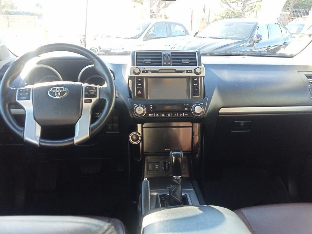 Toyota Land Cruiser - Photo 8
