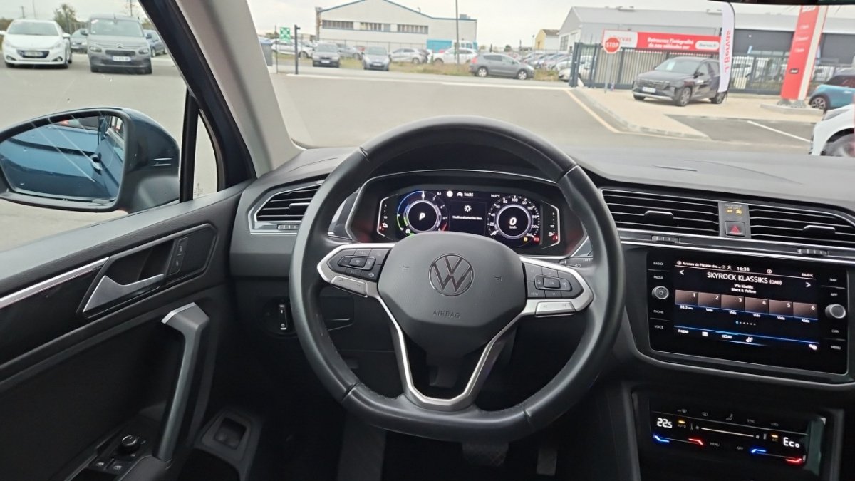 Volkswagen Tiguan - Photo 18