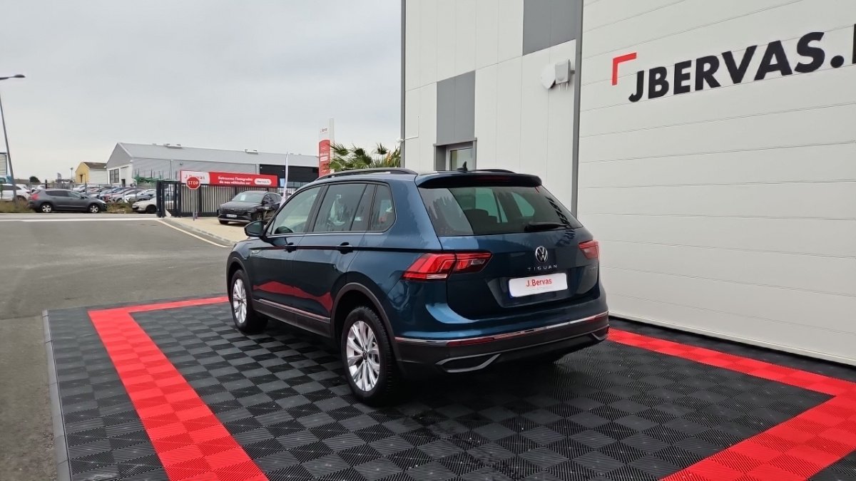 Volkswagen Tiguan - Photo 3