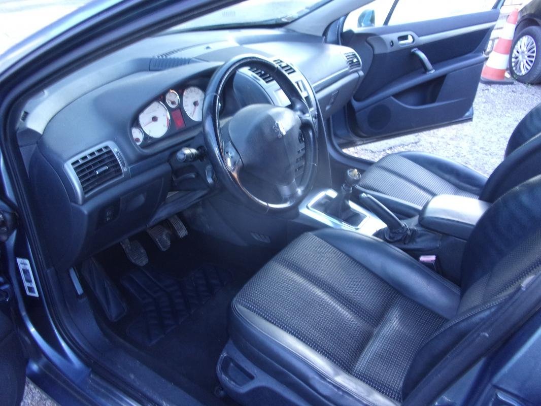 Peugeot 407 - Photo 11