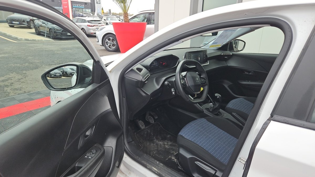 Peugeot 208 affaire - Photo 11