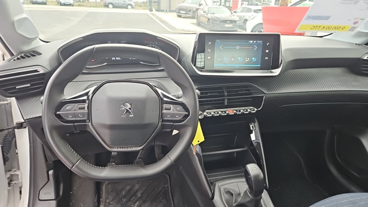 Peugeot 208 affaire - Photo 14