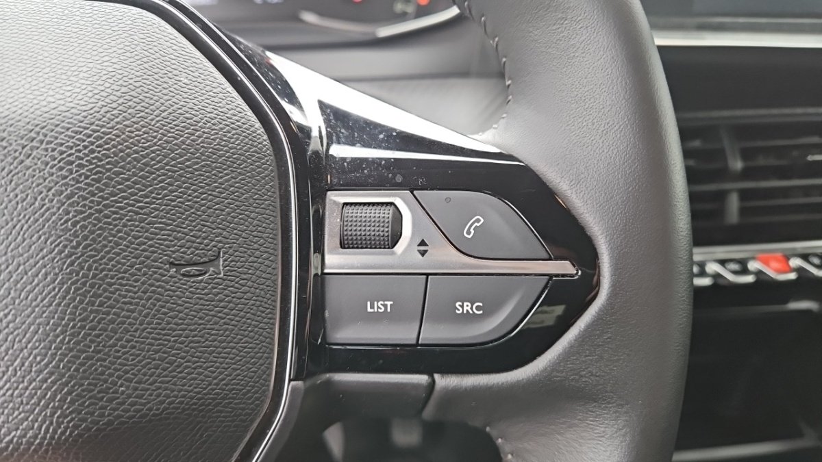 Peugeot 208 affaire - Photo 21