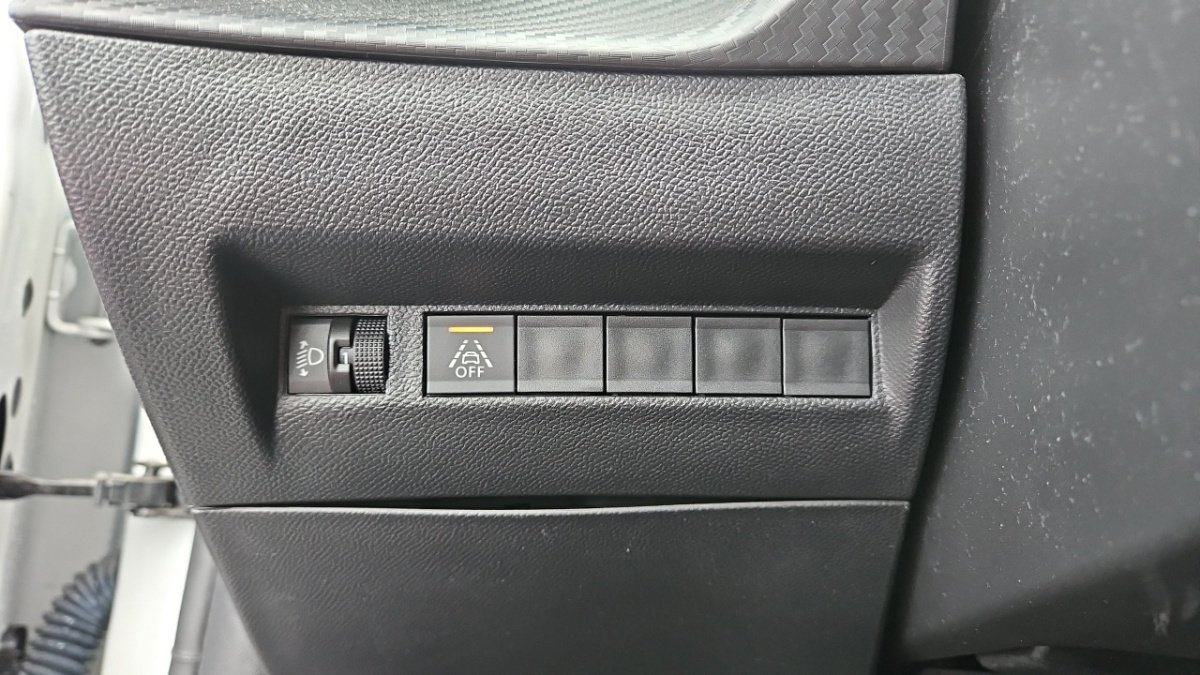 Peugeot 208 affaire - Photo 26