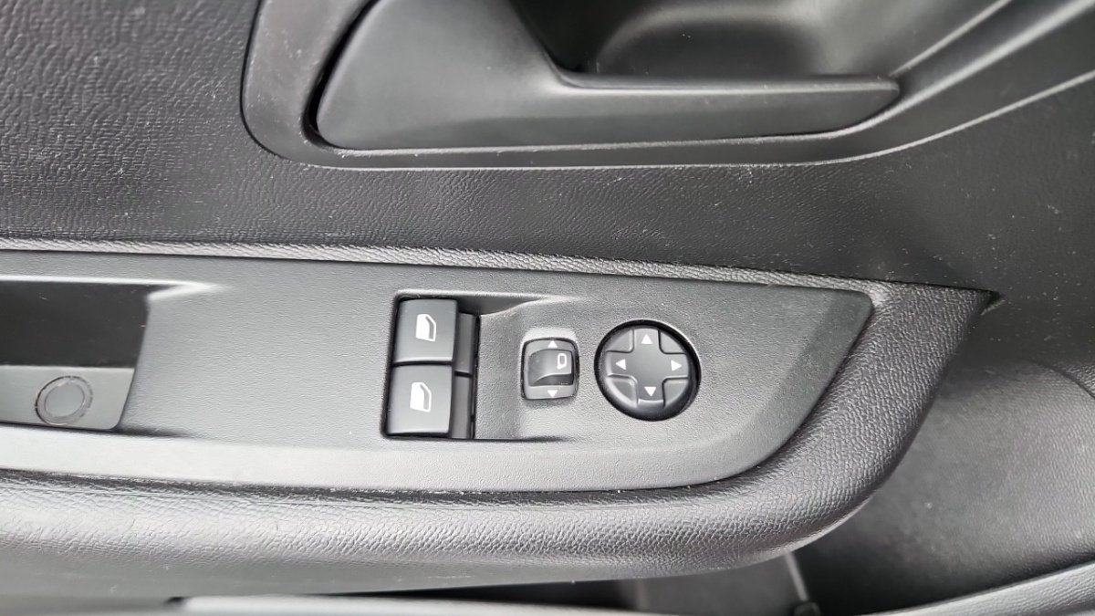Peugeot 208 affaire - Photo 27