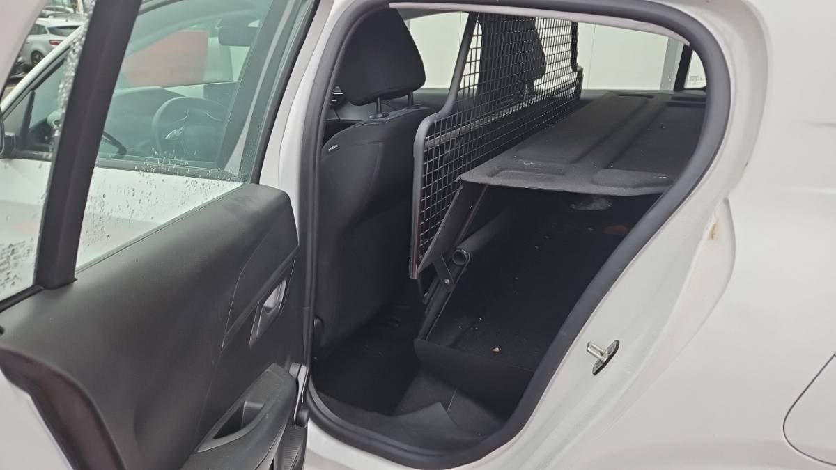 Peugeot 208 affaire - Photo 10