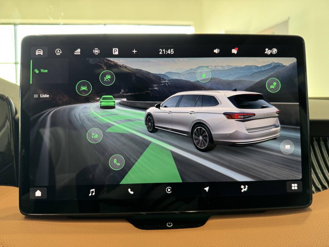 Skoda Superb Combi - Photo 16