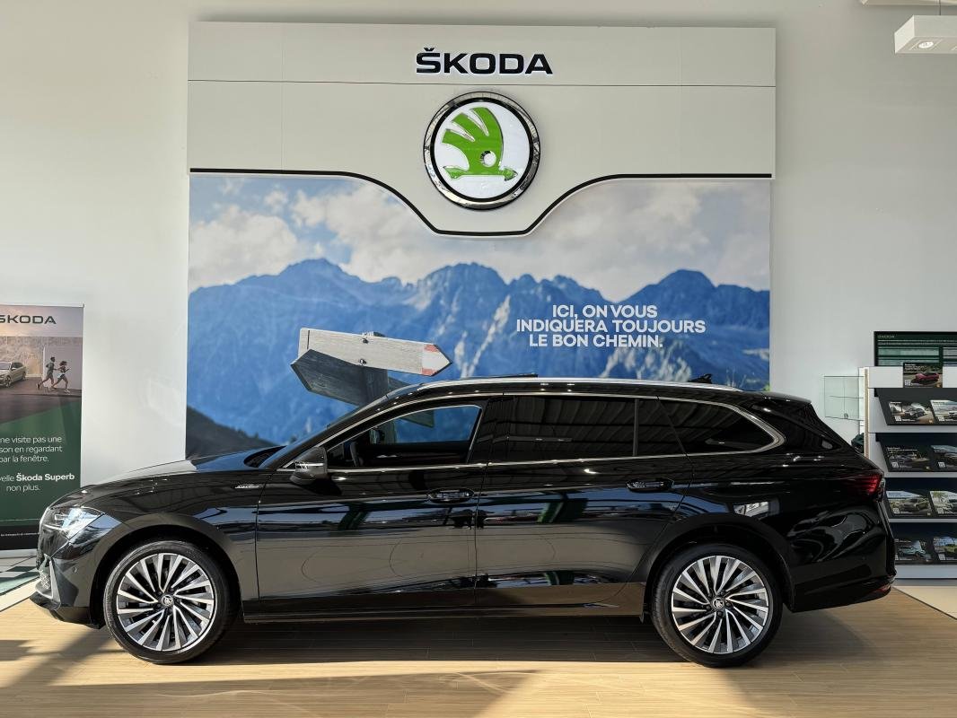 Skoda Superb Combi - Photo 3