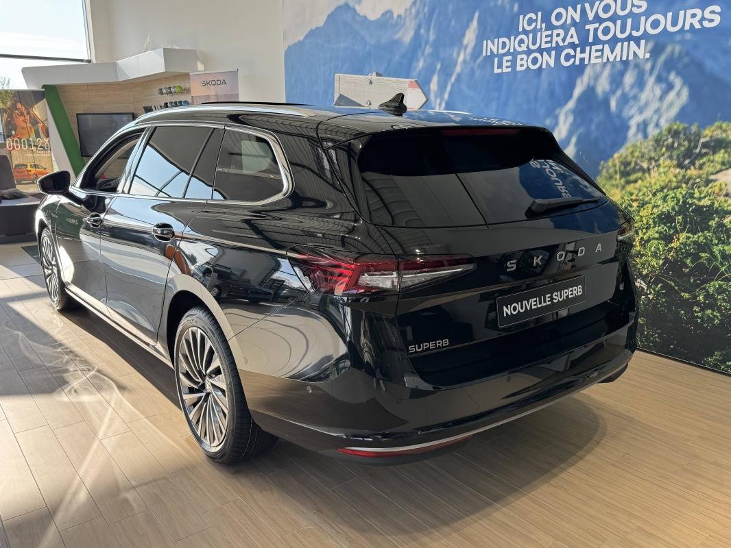 Skoda Superb Combi - Photo 4