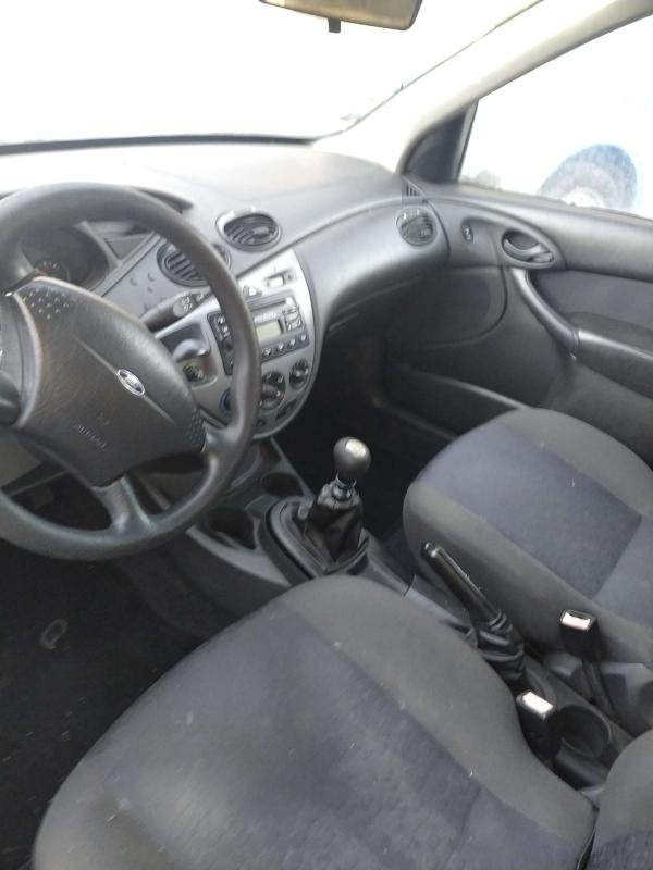 Ford Focus - Photo 2