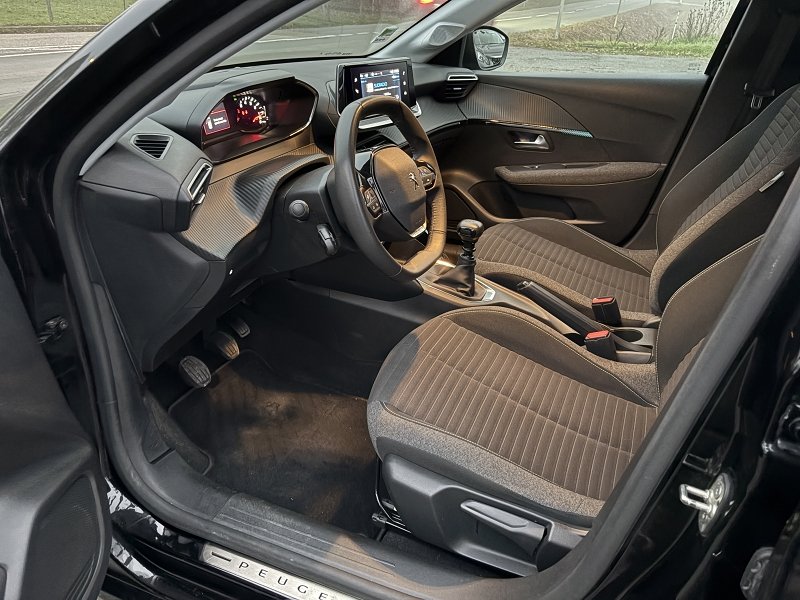 Peugeot 208 - Photo 6