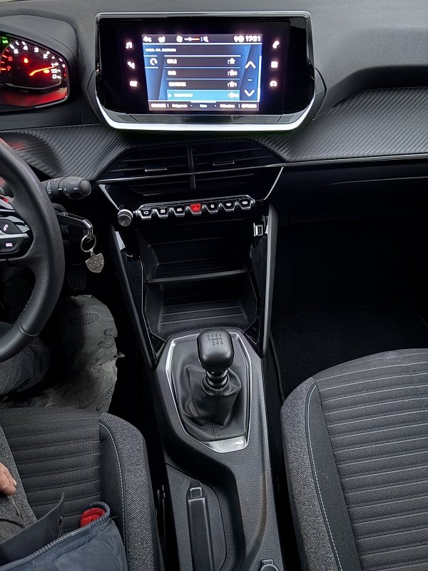 Peugeot 208 - Photo 9