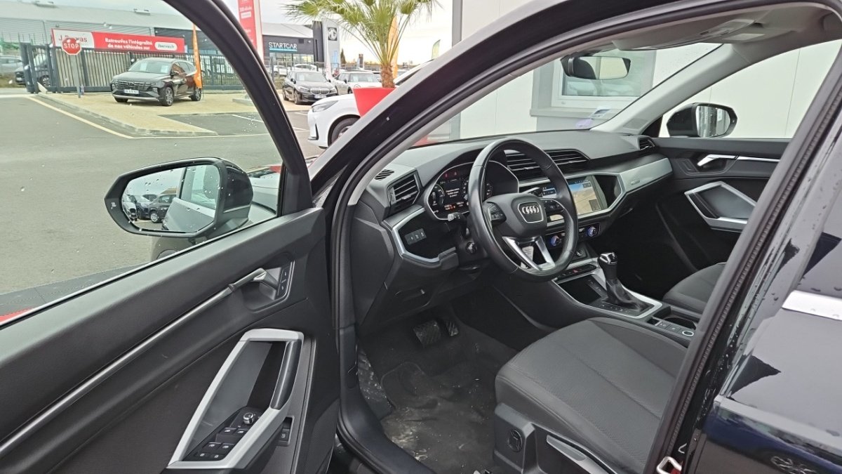 Audi Q3 - Photo 12