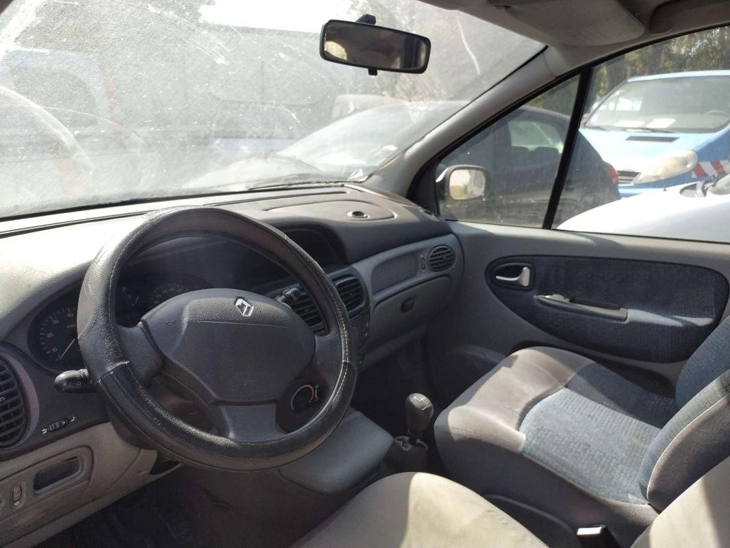 Renault Scénic - Photo 2