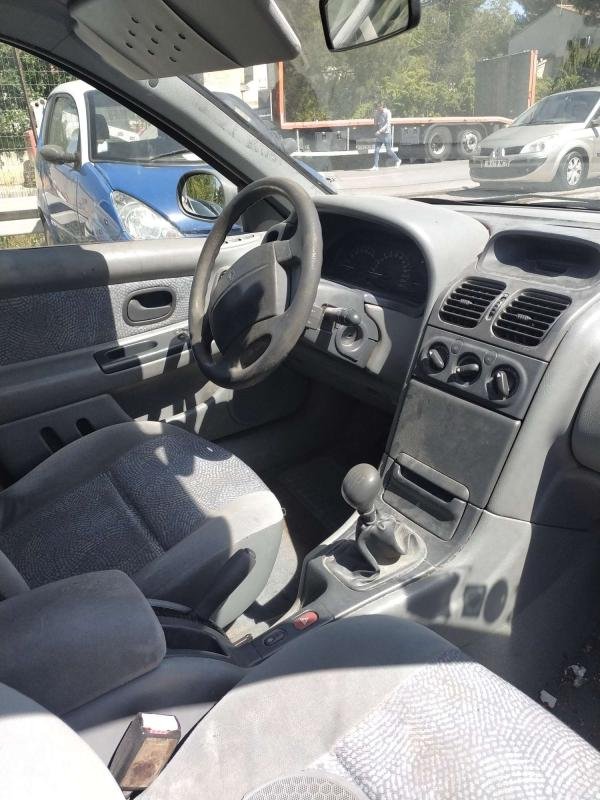 Renault Laguna - Photo 2