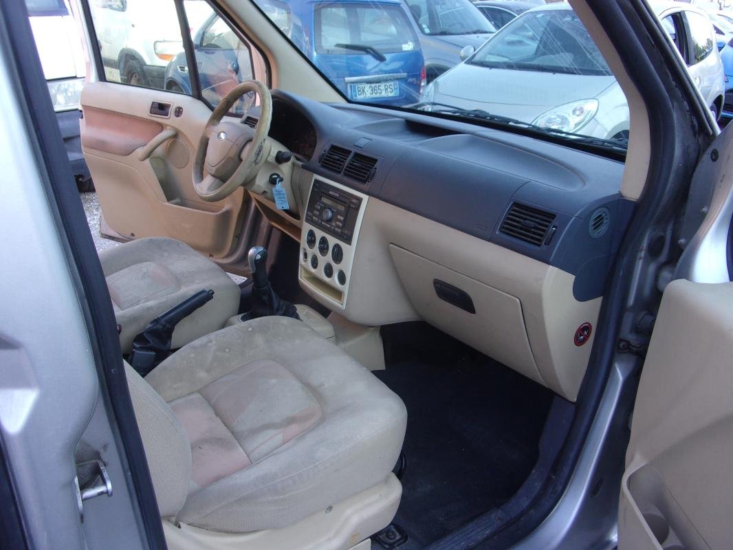 Ford Tourneo Connect - Photo 4