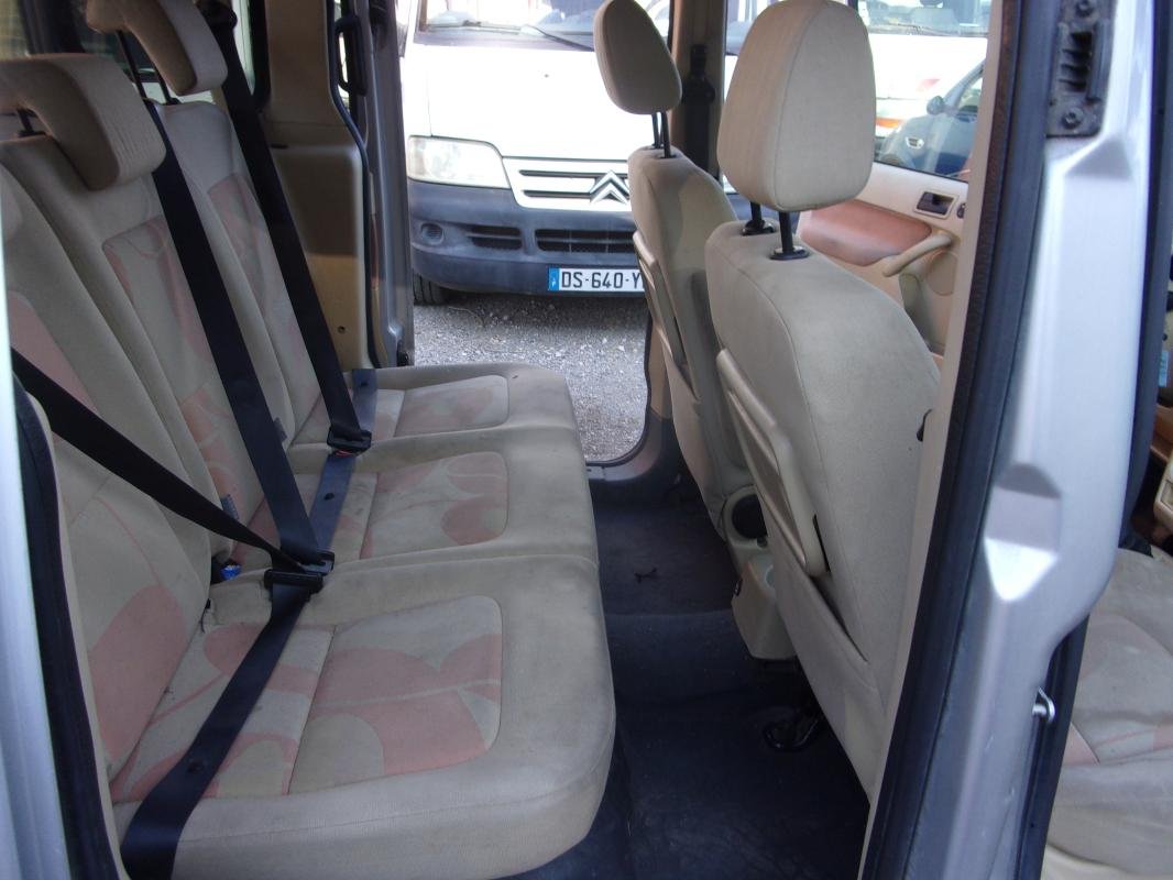 Ford Tourneo Connect - Photo 5