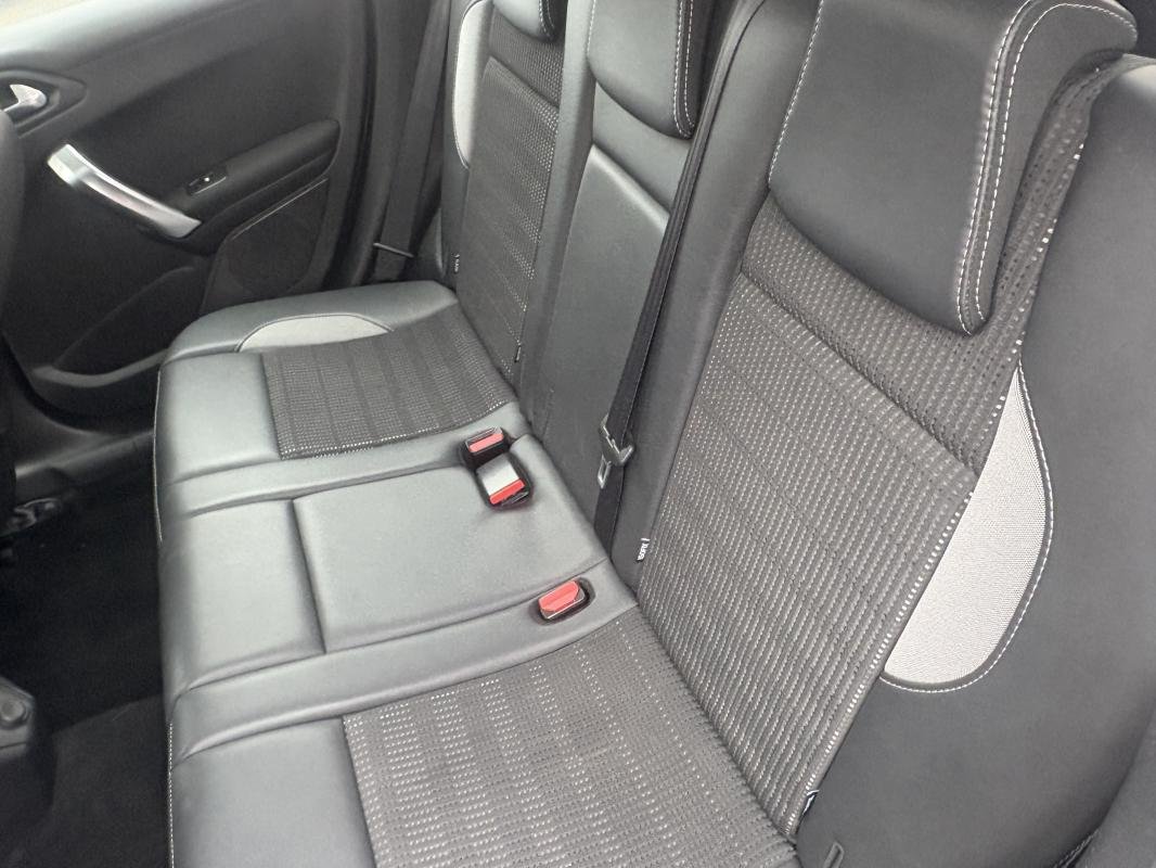 Peugeot 2008 - Photo 6