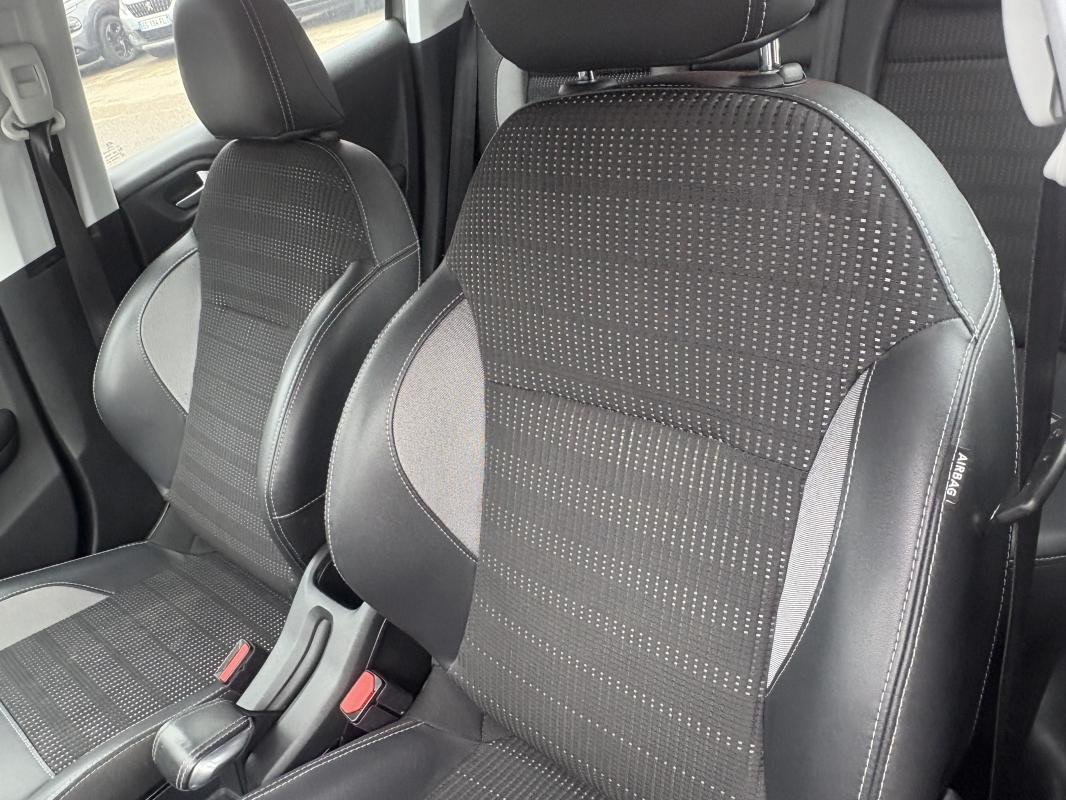 Peugeot 2008 - Photo 8