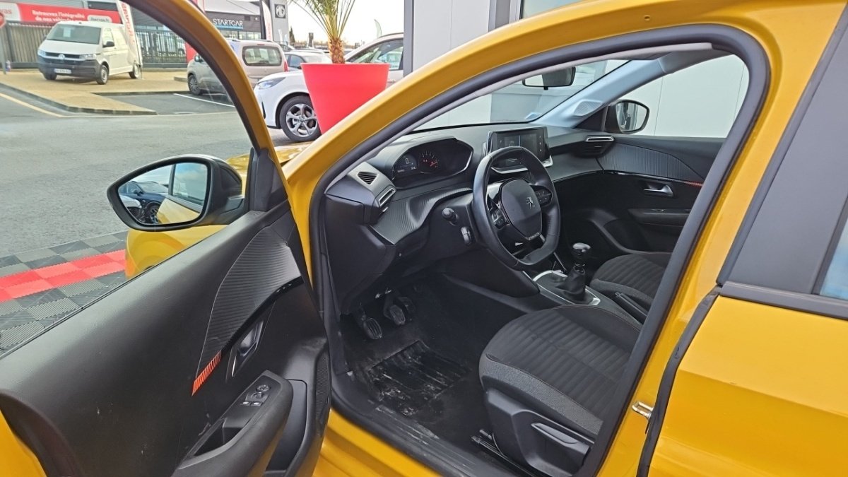 Peugeot 208 - Photo 12