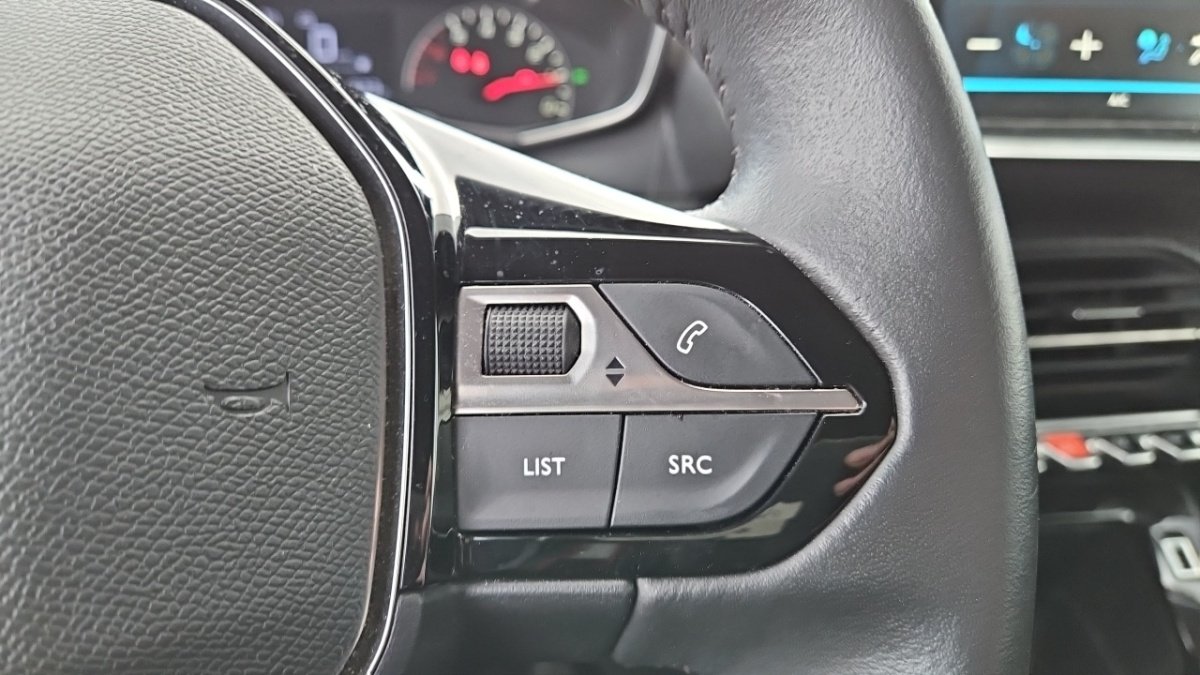 Peugeot 208 - Photo 18
