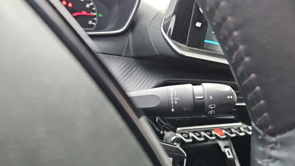 Peugeot 208 - Photo 20