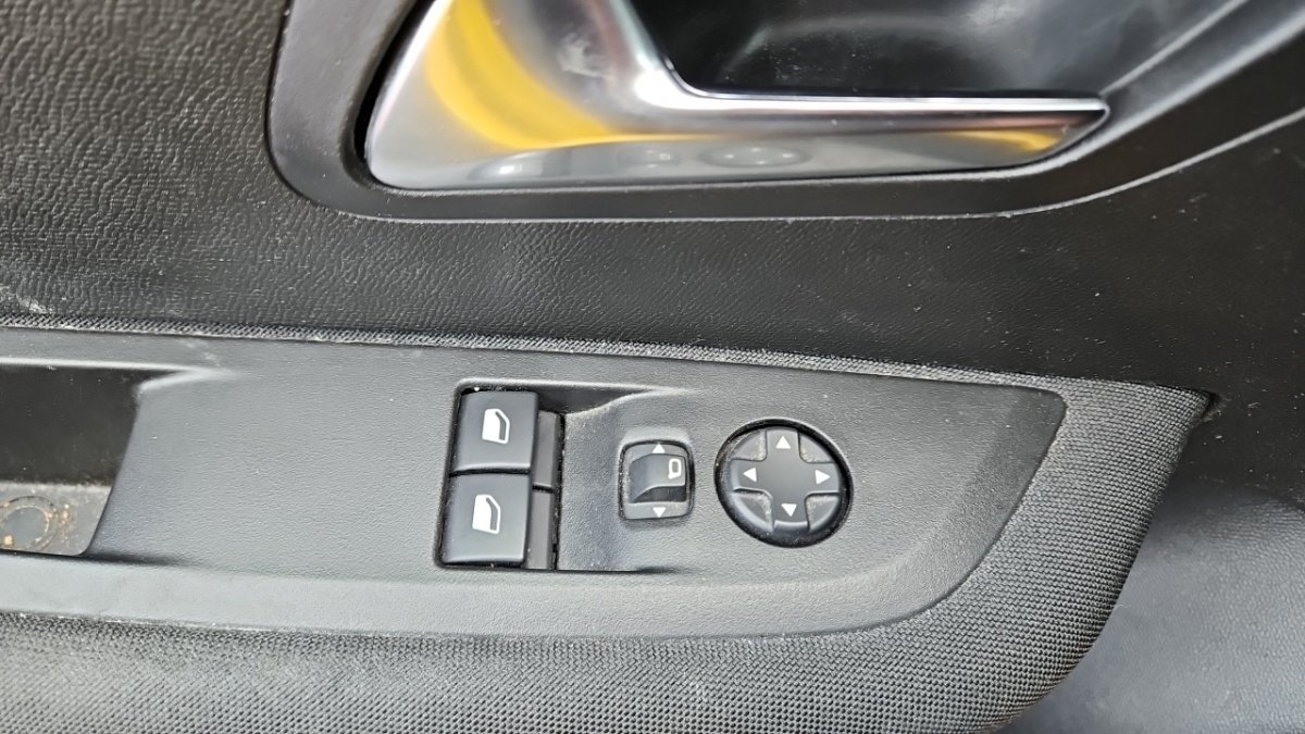 Peugeot 208 - Photo 24