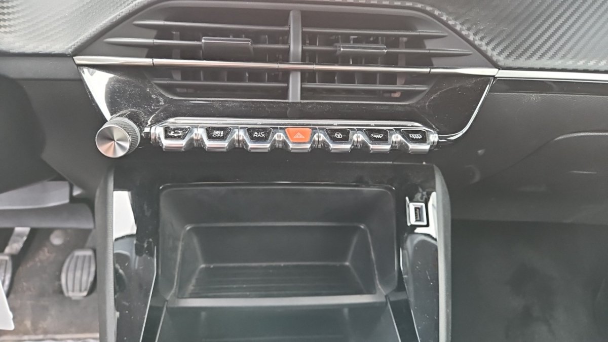 Peugeot 208 - Photo 26