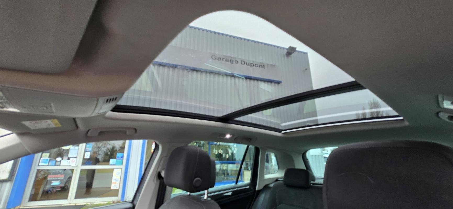 Volkswagen Tiguan - Photo 12