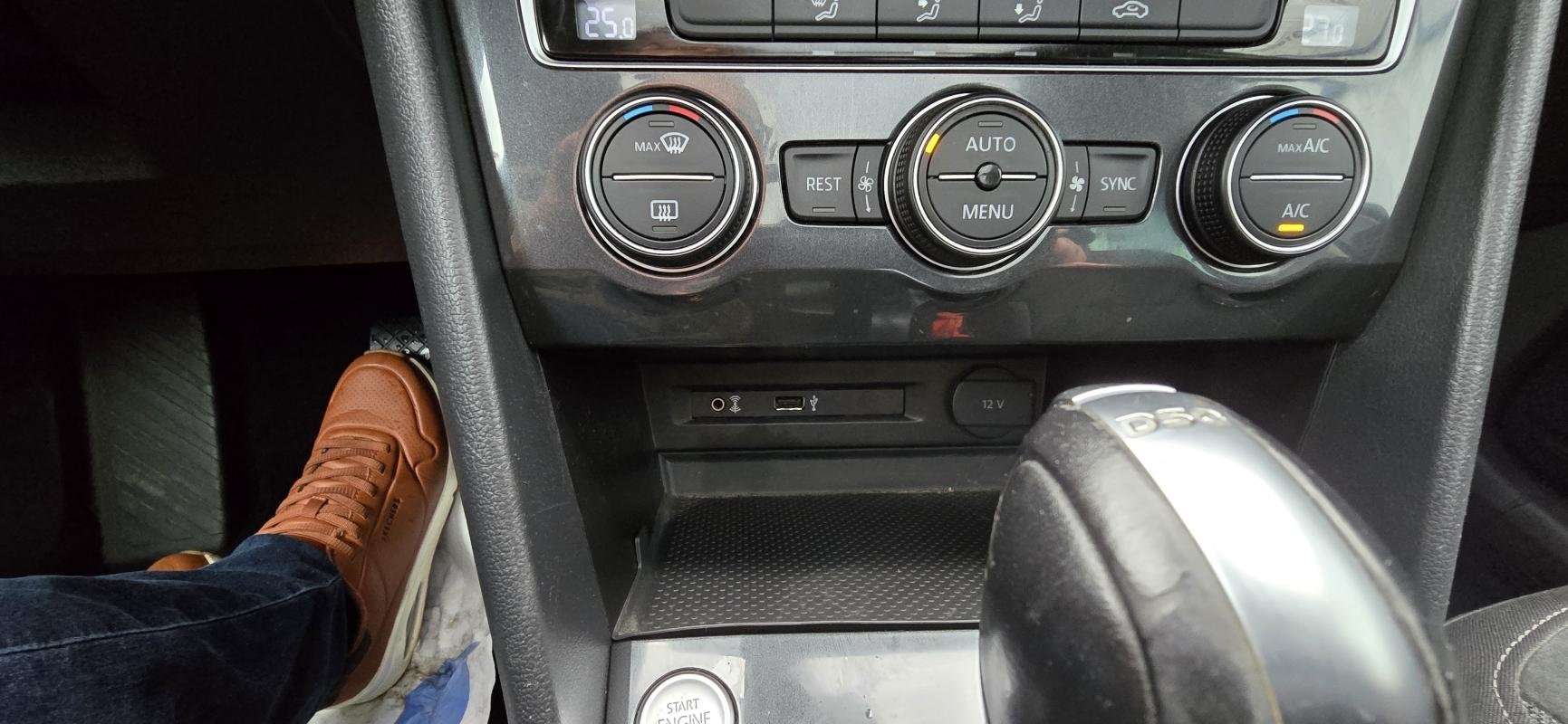 Volkswagen Tiguan - Photo 17