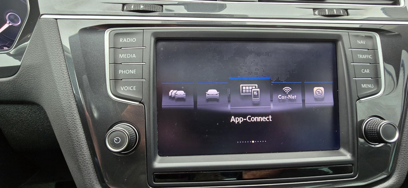 Volkswagen Tiguan - Photo 19