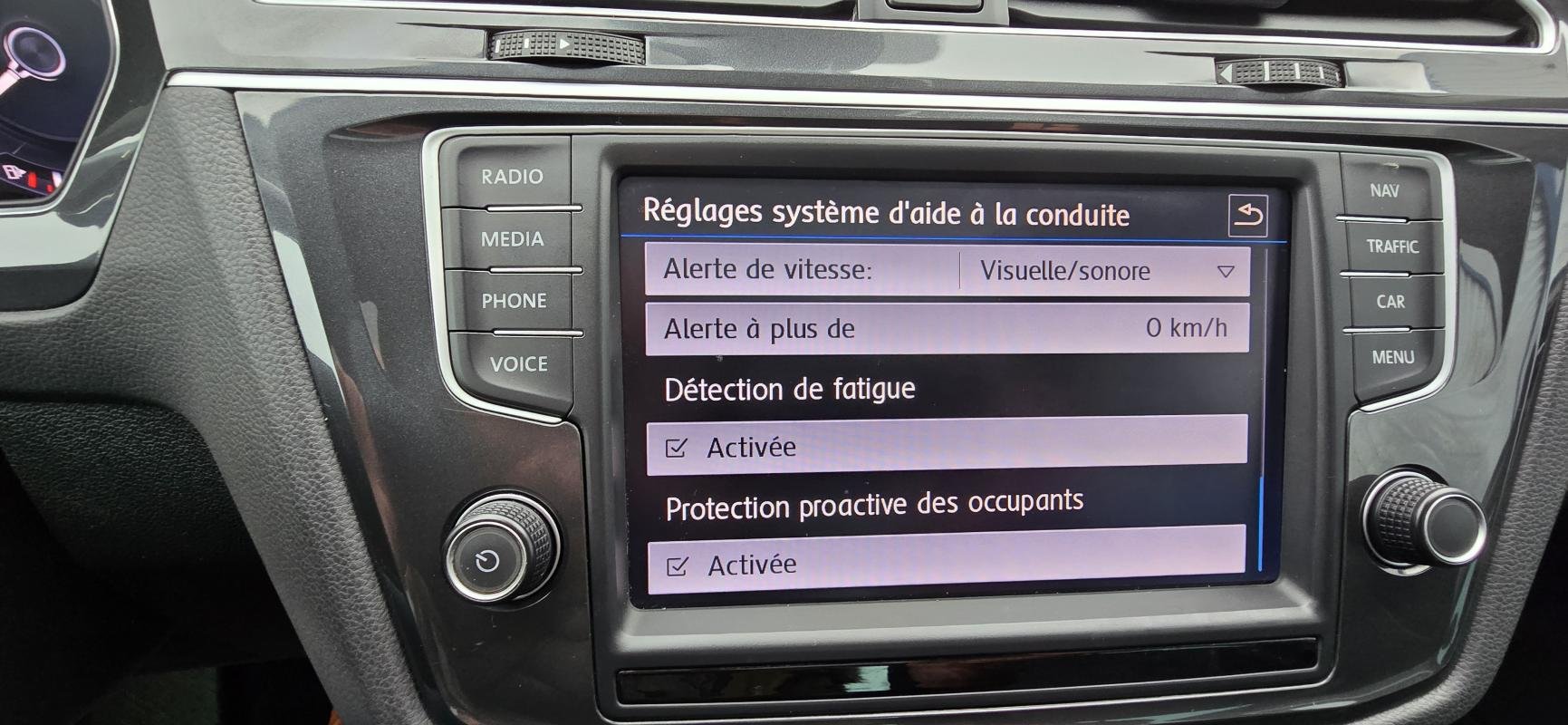 Volkswagen Tiguan - Photo 22