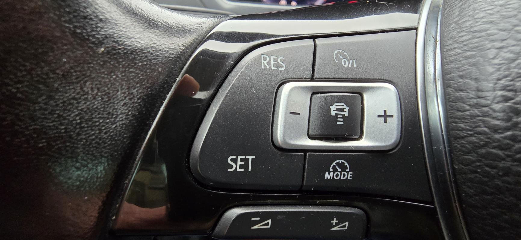Volkswagen Tiguan - Photo 23
