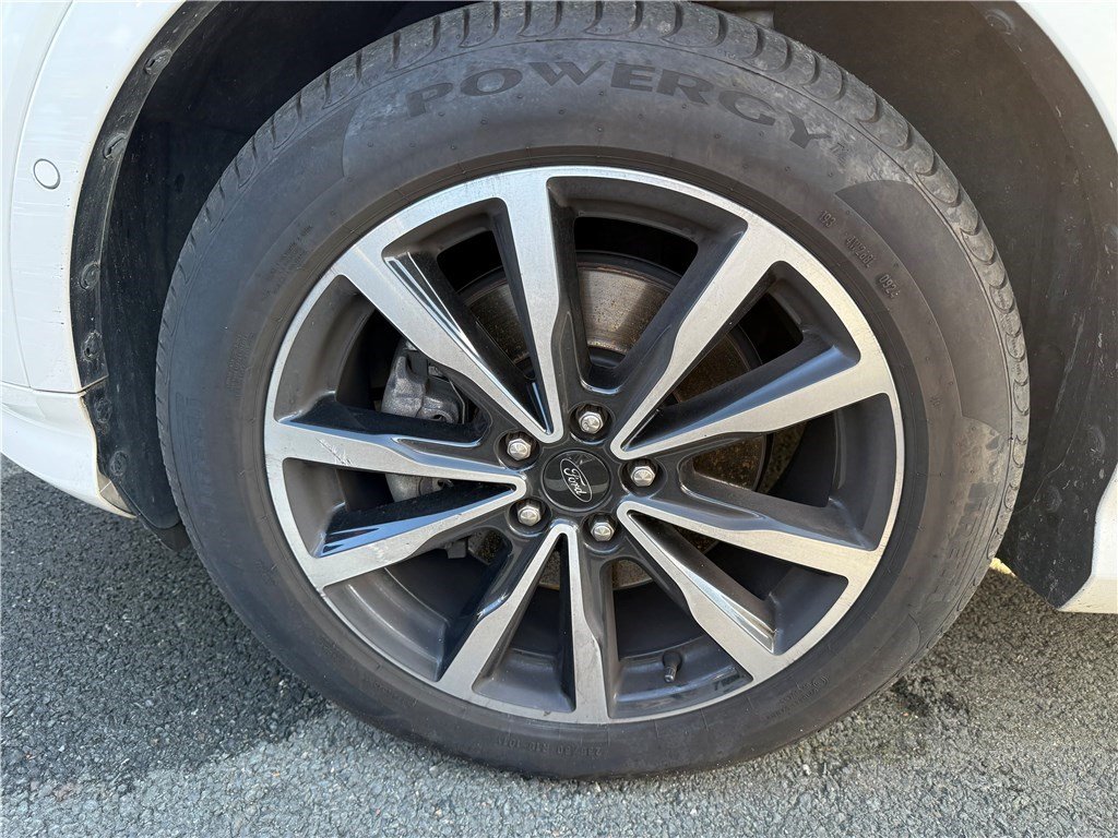 Ford Kuga - Photo 13
