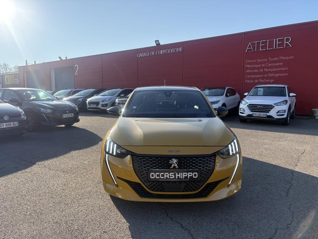 Peugeot 208 - Photo 1