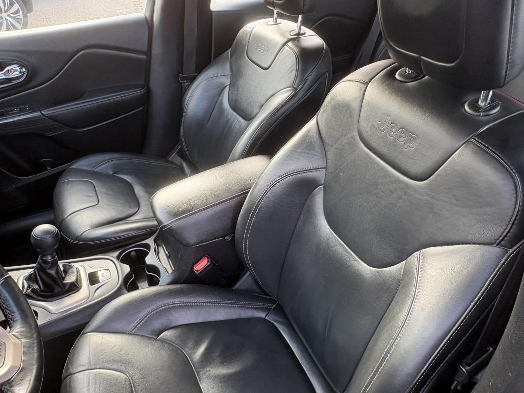 Jeep Cherokee - Photo 12