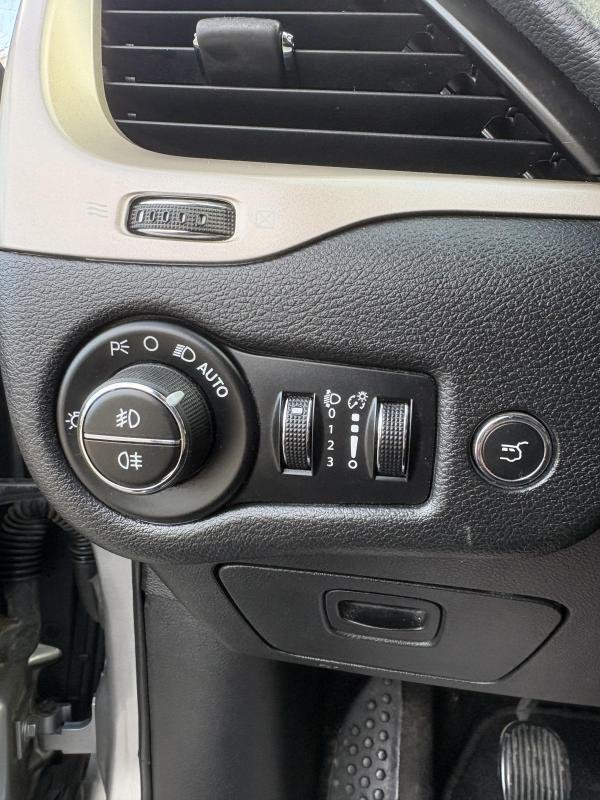 Jeep Cherokee - Photo 14