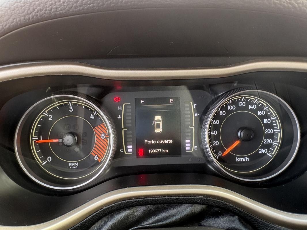 Jeep Cherokee - Photo 15