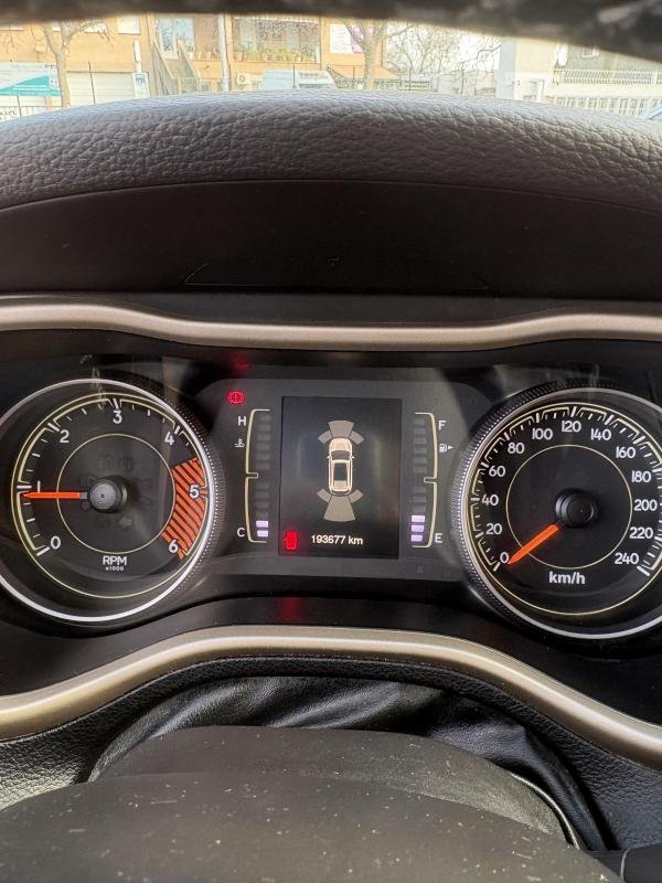 Jeep Cherokee - Photo 17
