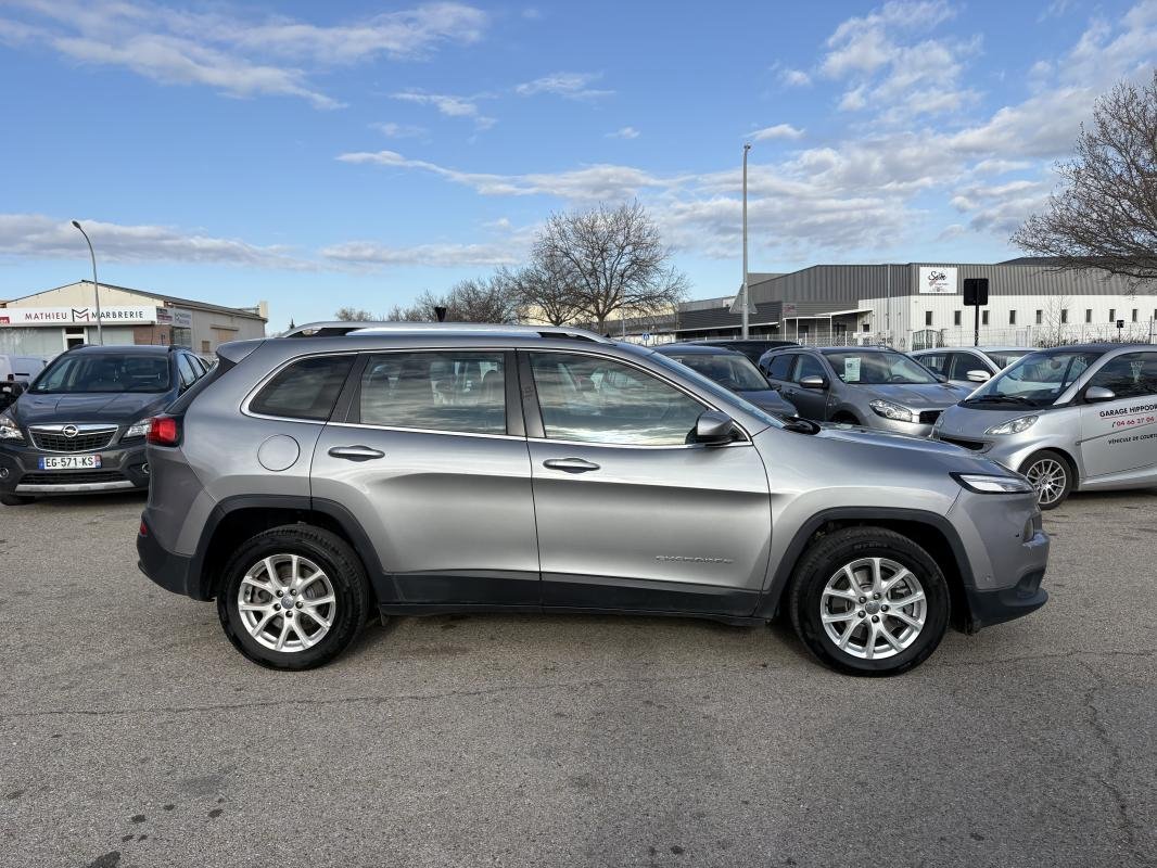 Jeep Cherokee - Photo 5