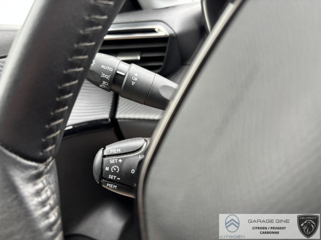 Peugeot 208 - Photo 11