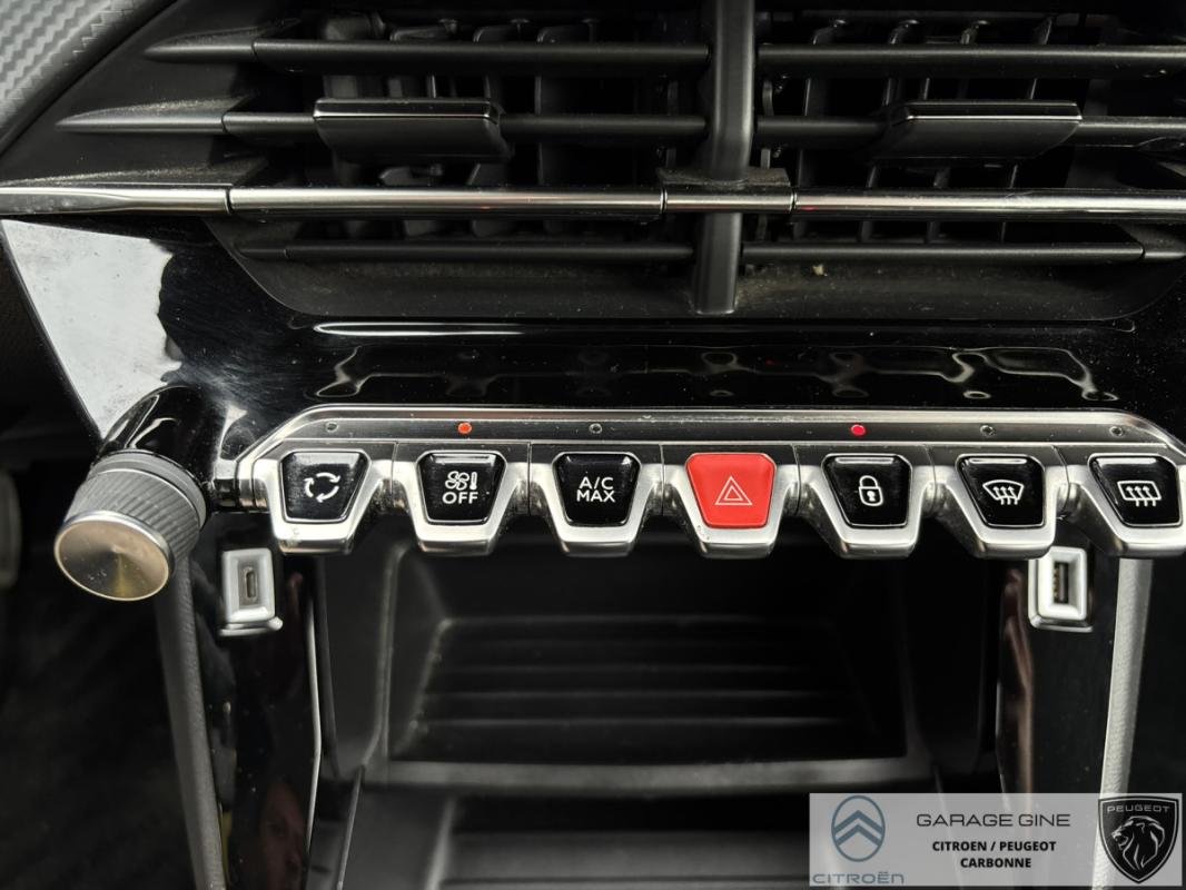 Peugeot 208 - Photo 16