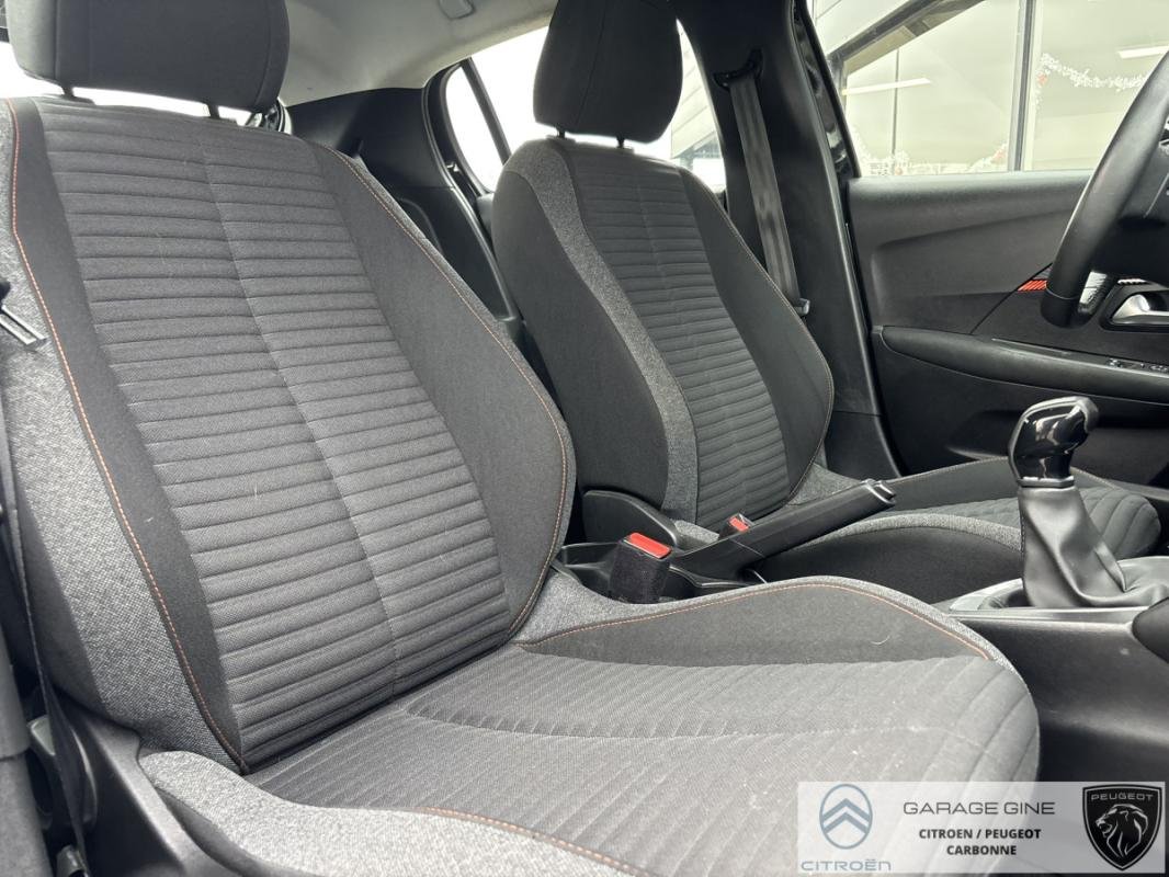 Peugeot 208 - Photo 8