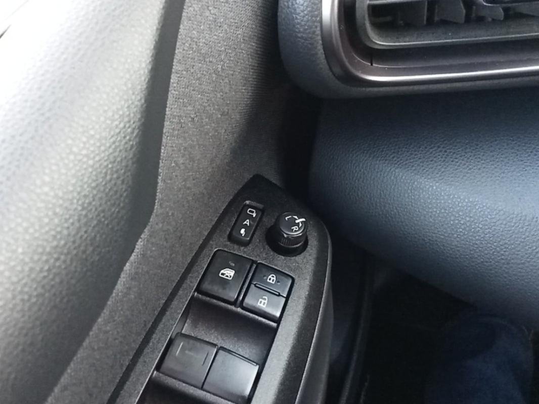 Toyota Yaris - Photo 17