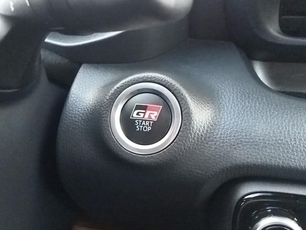 Toyota Yaris - Photo 18