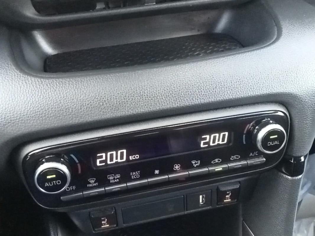Toyota Yaris - Photo 23