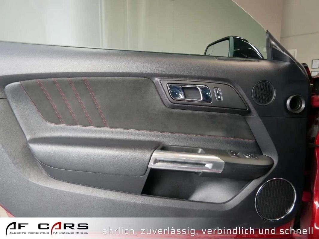 Ford Mustang - Photo 18