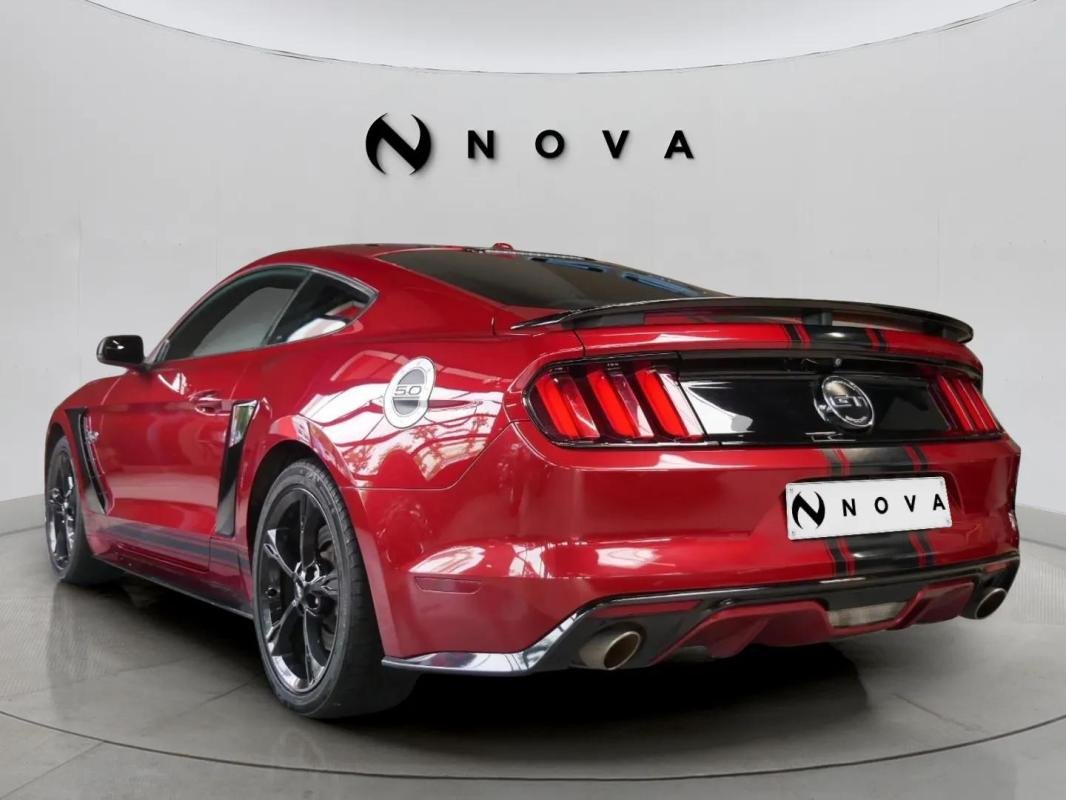Ford Mustang - Photo 2