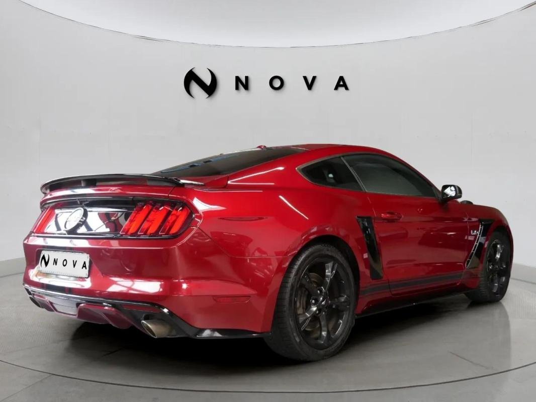 Ford Mustang - Photo 5
